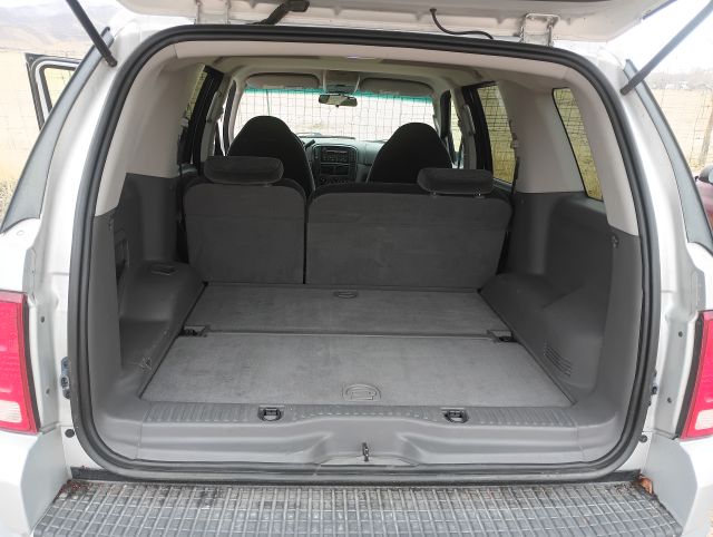 2002 EXPLORER XLT 4X4 (7).jpg